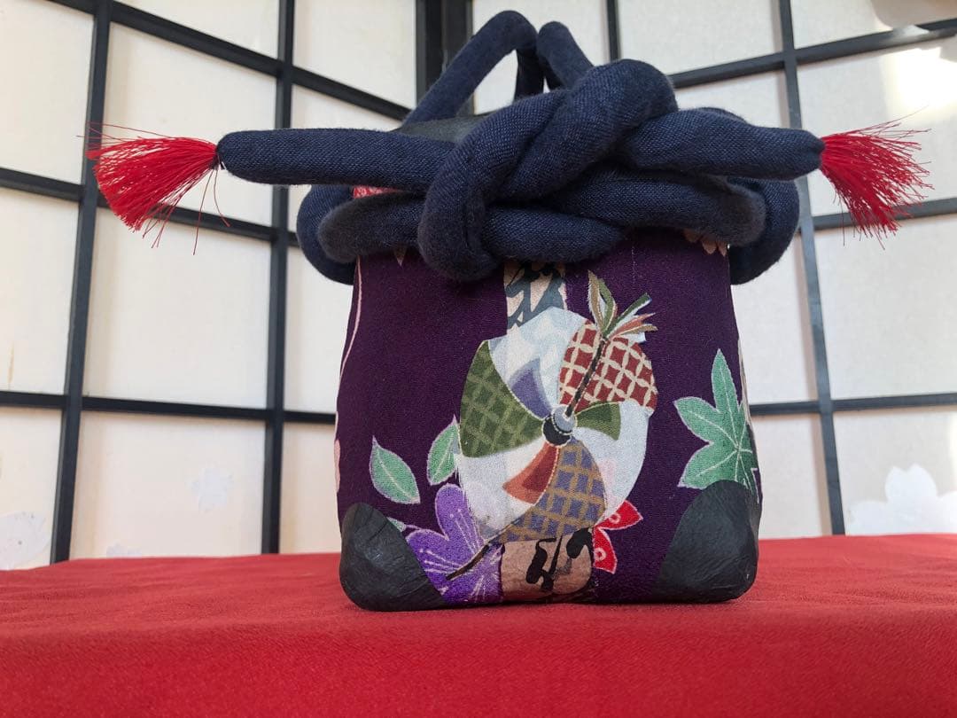 一閑張り　一閑張りバック　大正縮緬　犬張子　狛犬　正絹古布　古布　少し大きめ