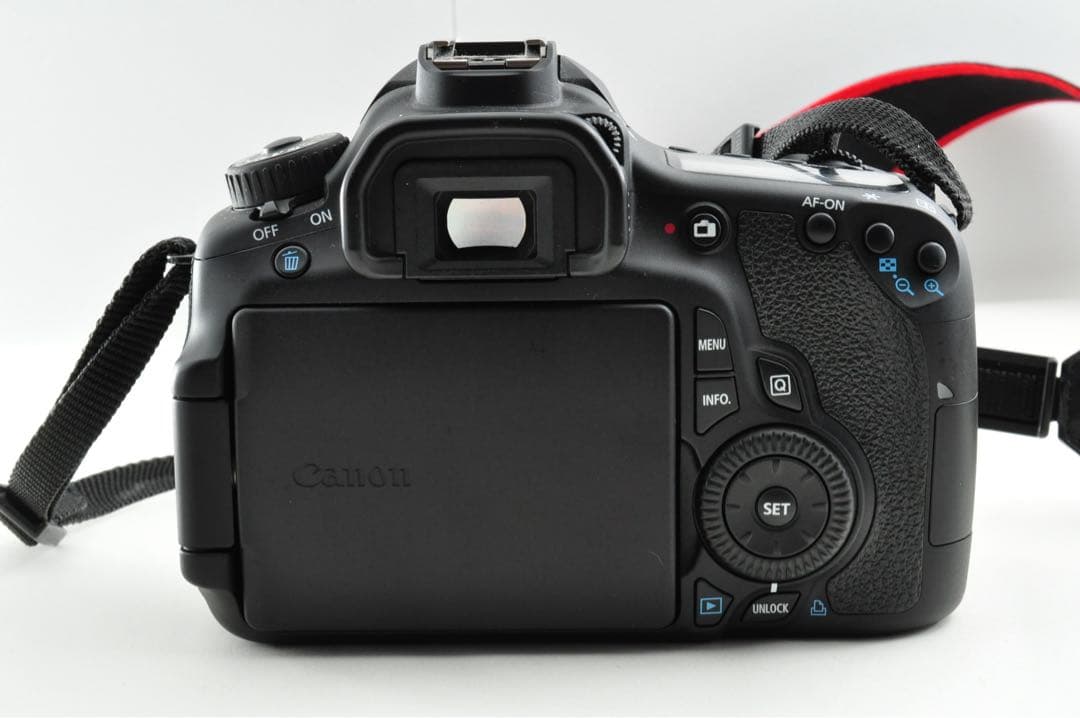 美品　Canon EOS 60D 標準レンズキット　デジタル一眼レフカメラ