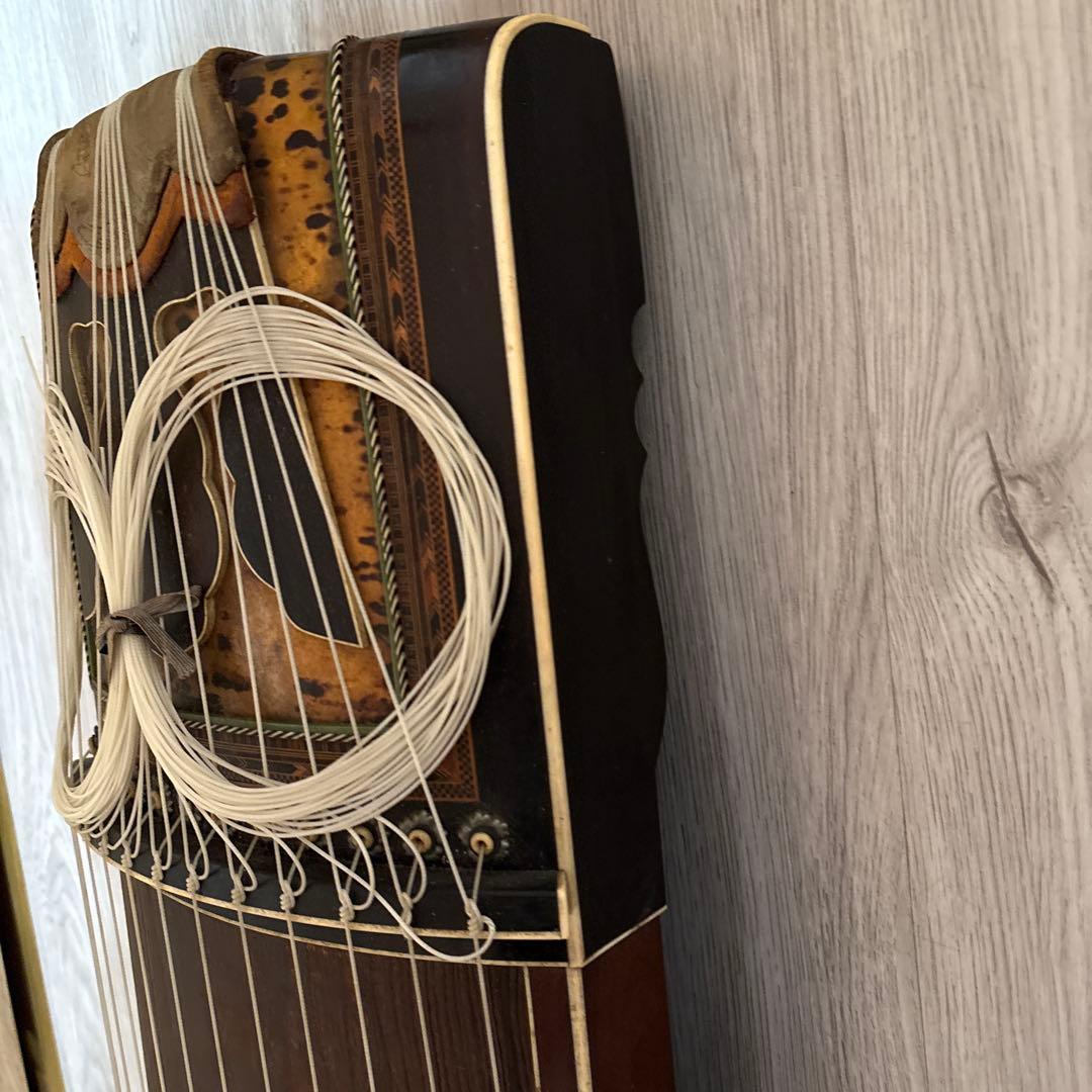 琴　木製　べっ甲柄　13弦