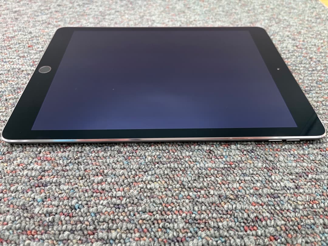 iPad Air2　Wi-Fi+Cellular　simフリー　f850