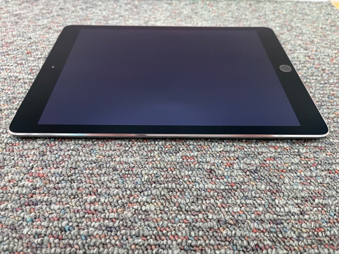 iPad Air2　Wi-Fi+Cellular　simフリー　f850