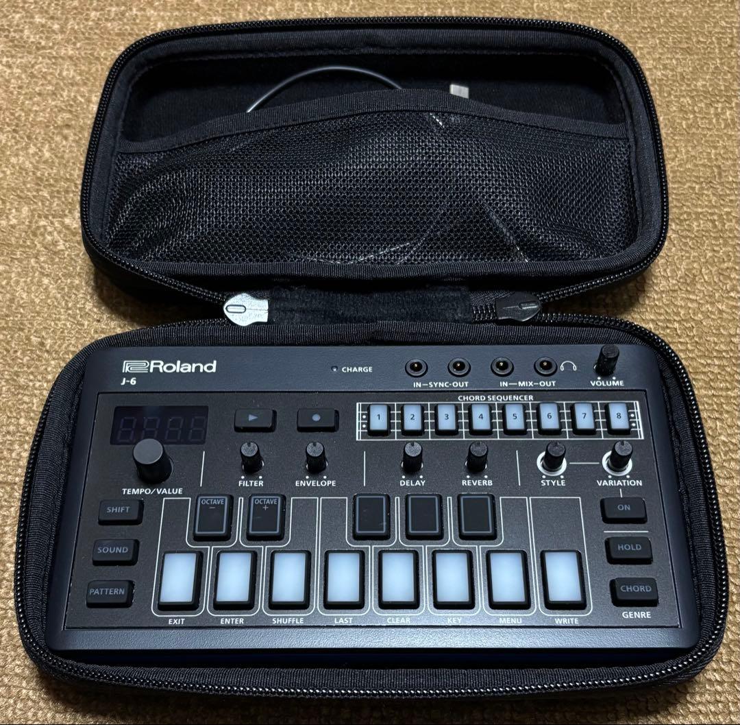 新品同様美品 Roland AIRA Compact J-6 専用ケース付き