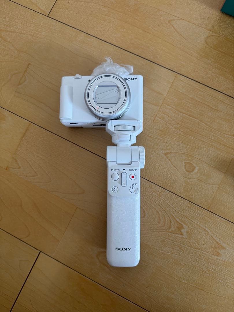 【SONY】zv-1m2￤グリップ付き￤バッテリー3つ￤フィルム付き