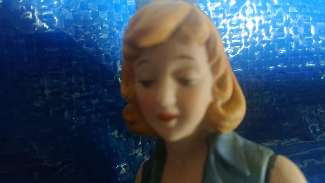 1950～60年古き良き時代のアメリカの可愛い美人秘書のフィギュアだよ♪