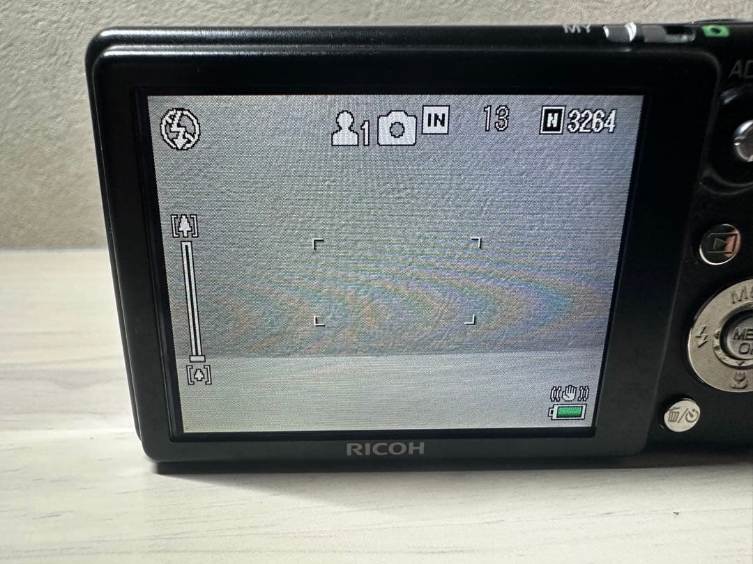 付属品付【美品】RICOH リコー Caplio R7 シルバー　デジタルカメラ