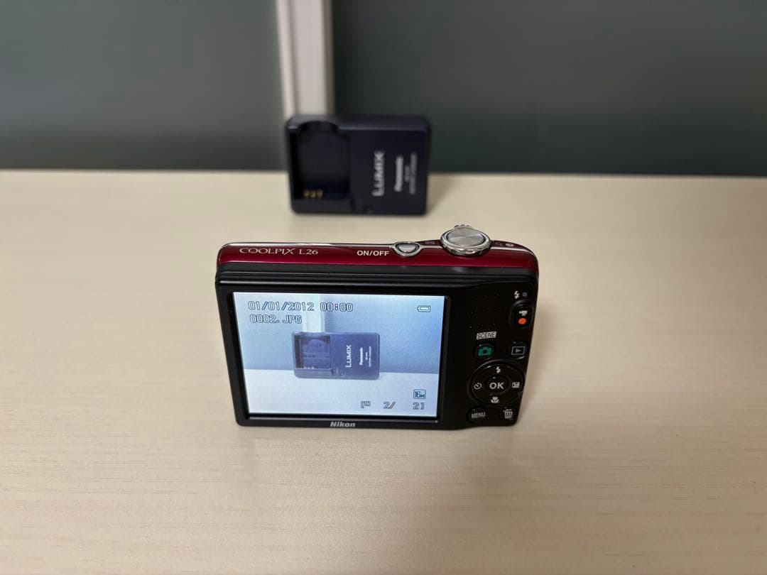 Nikon COOLPIX L26 レッド コンパクトデジタルカメラ