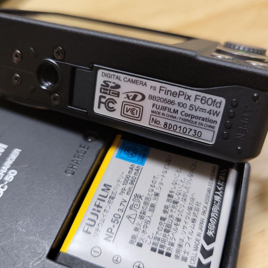 【レオーさん専用】FUJIFILM FINEPIX F60 本体と充電器付き