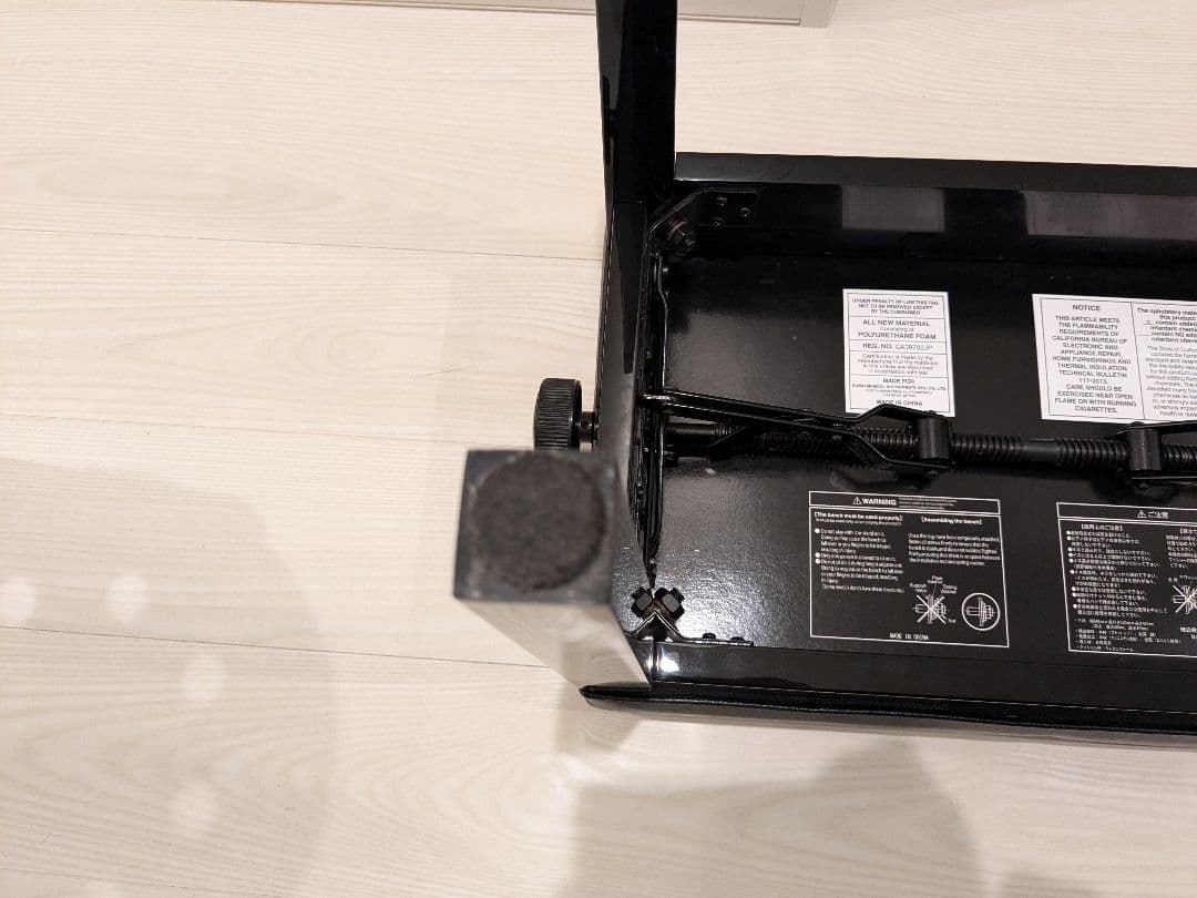 ピアノ椅子　黒　河合楽器製作所　高さ調整機能付　ピアノイス