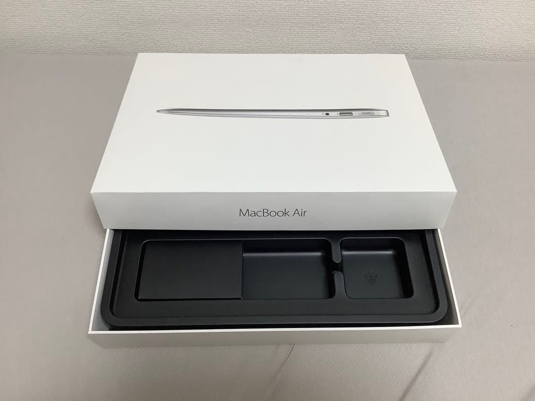 Apple MacBook Air 13 1.8G 8G 128GSSD 箱付き