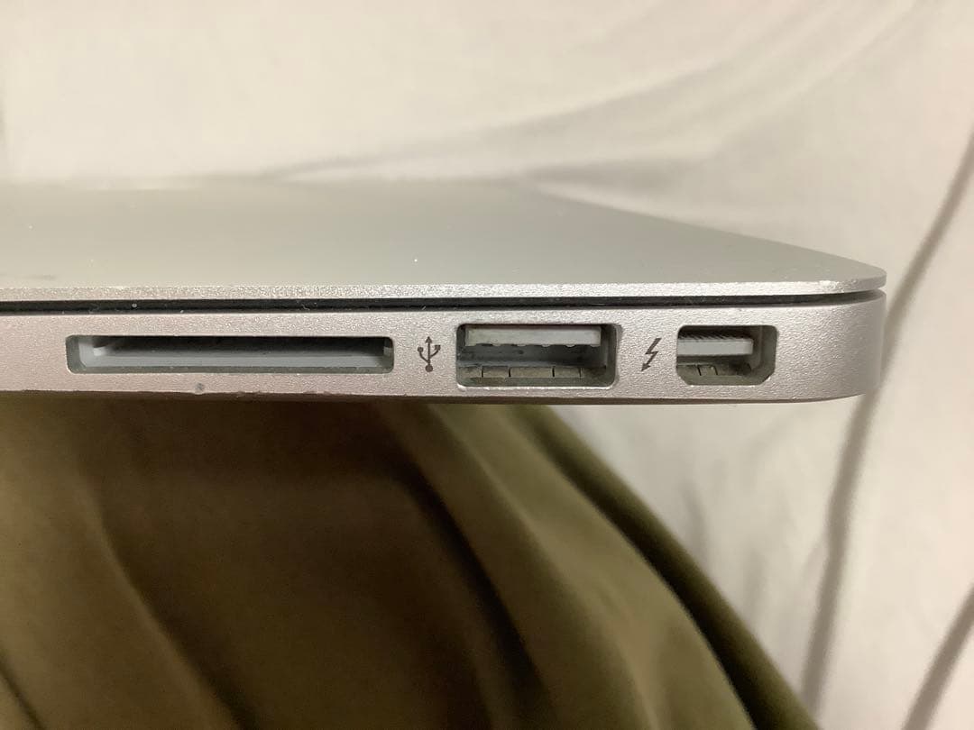 Apple MacBook Air 13 1.8G 8G 128GSSD 箱付き