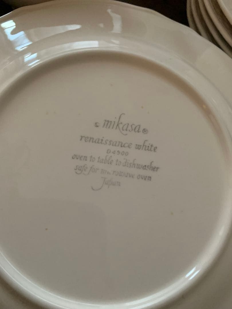 ルネッサンスホワイトmikasa逆輸入食器セット（皿、カップ、ソーサー）