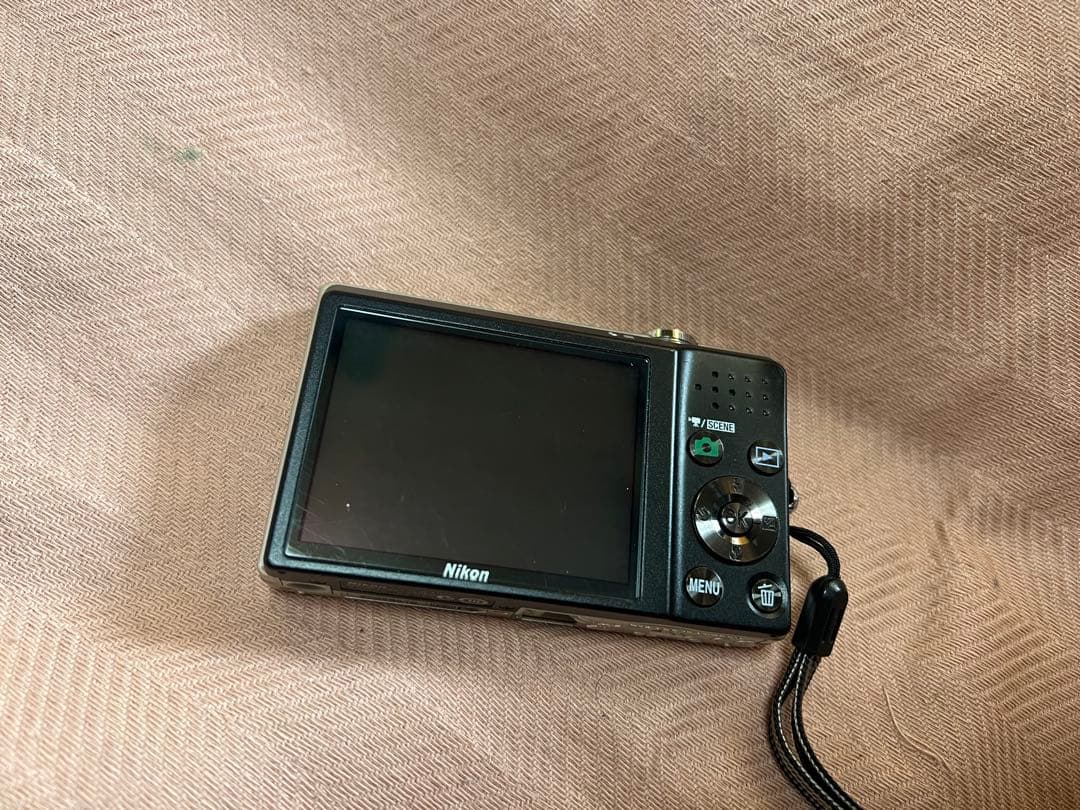 Nikon ニコン　COOLPIX S570 デジタルカメラ