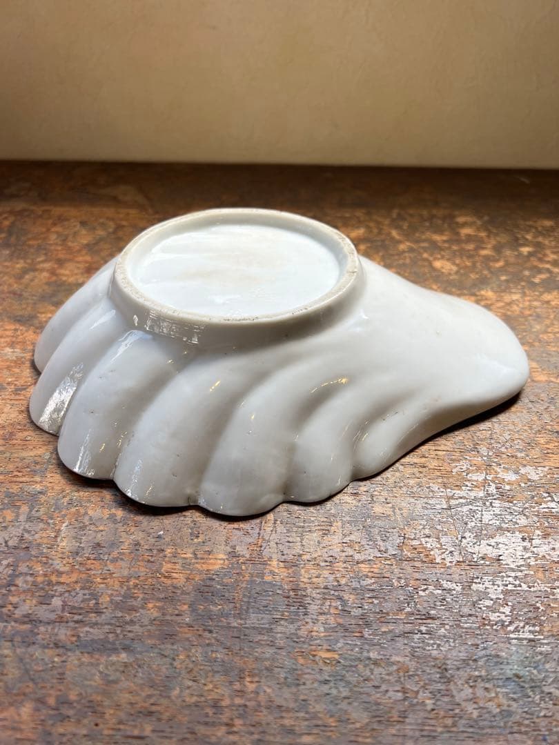 古伊万里　アンティーク　骨董　赤絵貝型菓子器　輸出用　花鳥の図　飾皿