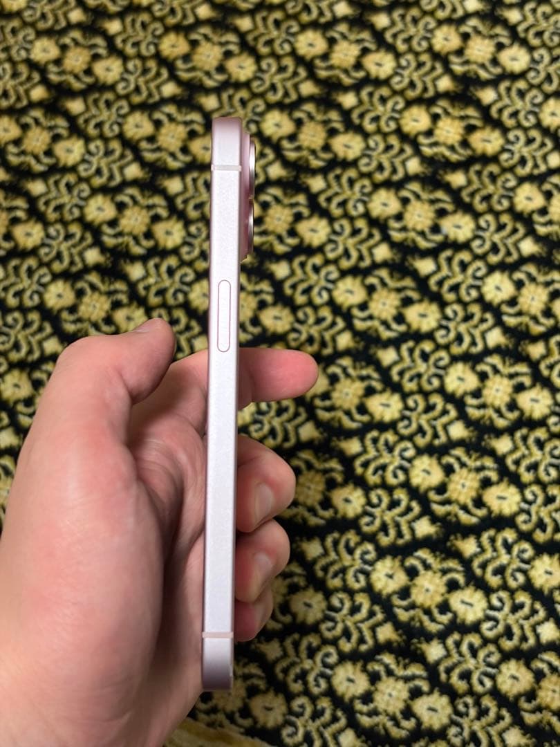 iPhone 15 128GB ピンク フィルム付き！
