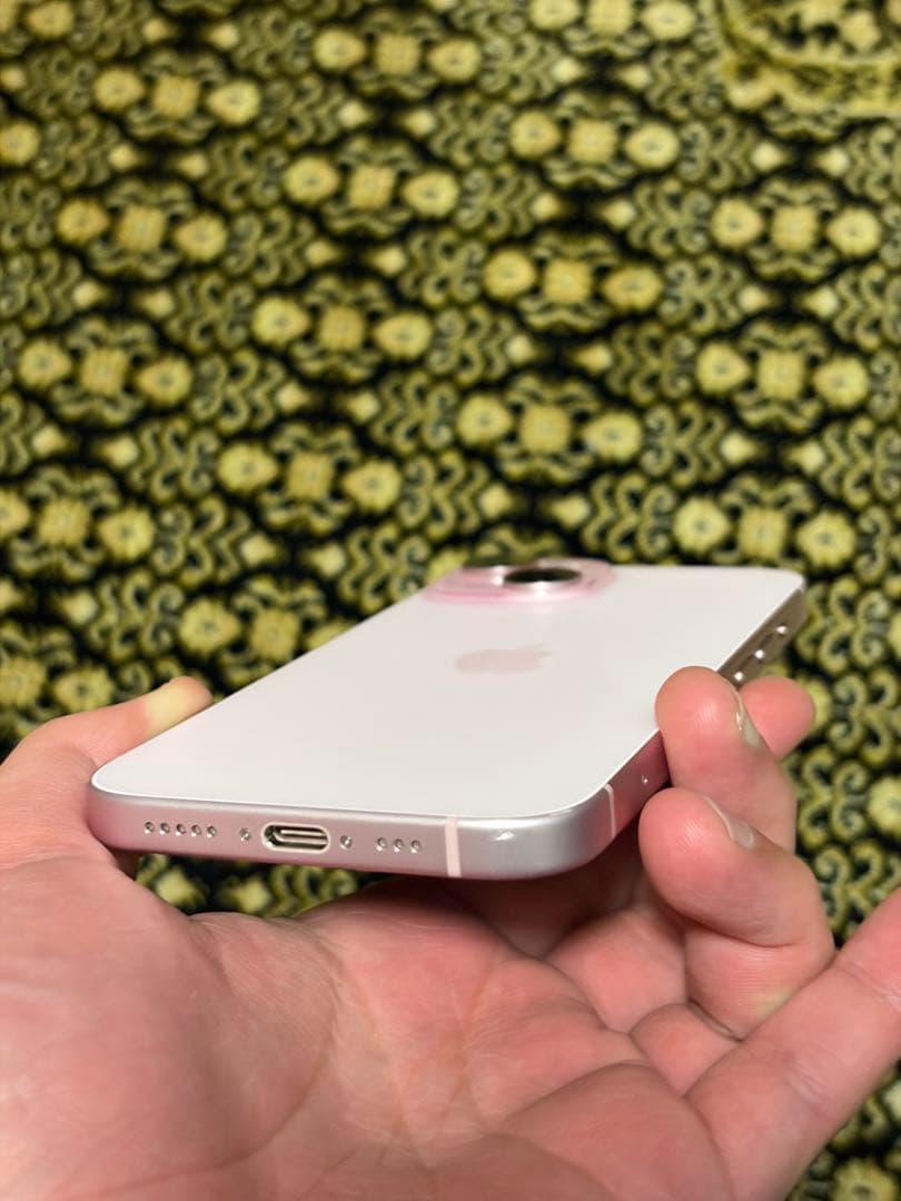 iPhone 15 128GB ピンク フィルム付き！