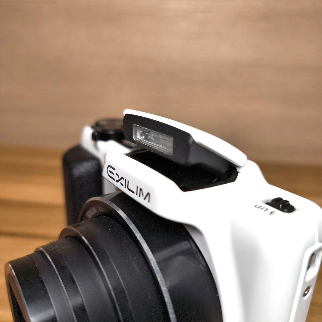 【動作確認済】CASIO EXILIM デジタルカメラ　EX-H50 箱付き