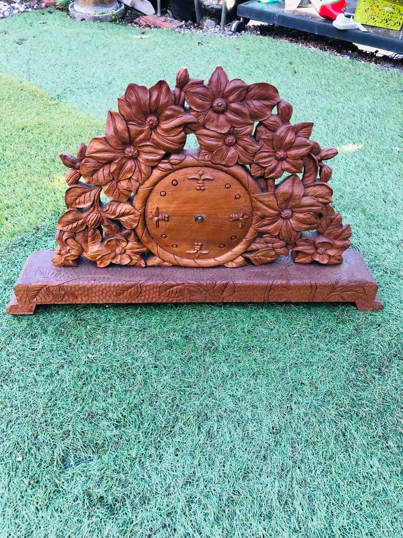 木製の時計スタンド