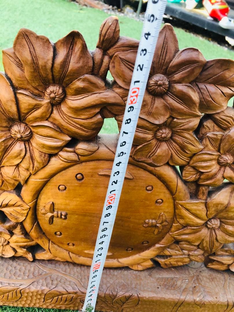 木製の時計スタンド