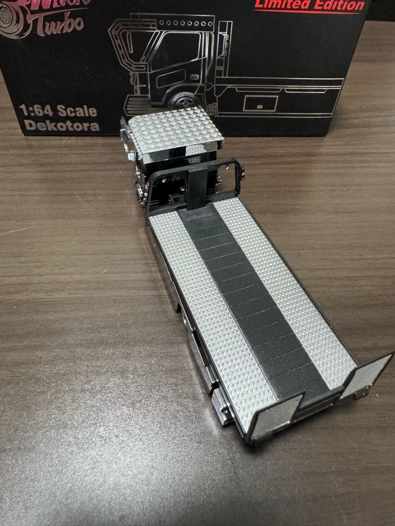 Y*K様 Limited Edition Dekotora 積載車 1: 64