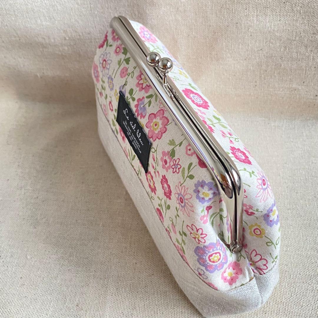 ウィメンズ がま口財布　がま口ポーチ　メイクポーチ　ハンドメイド　イチゴ