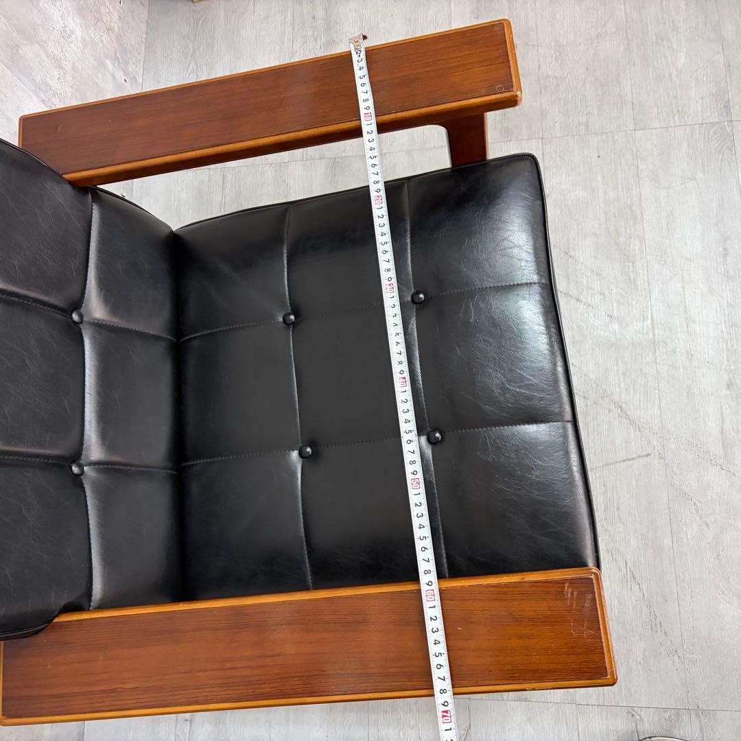 カリモク　1人掛け　ソファ　ブラック