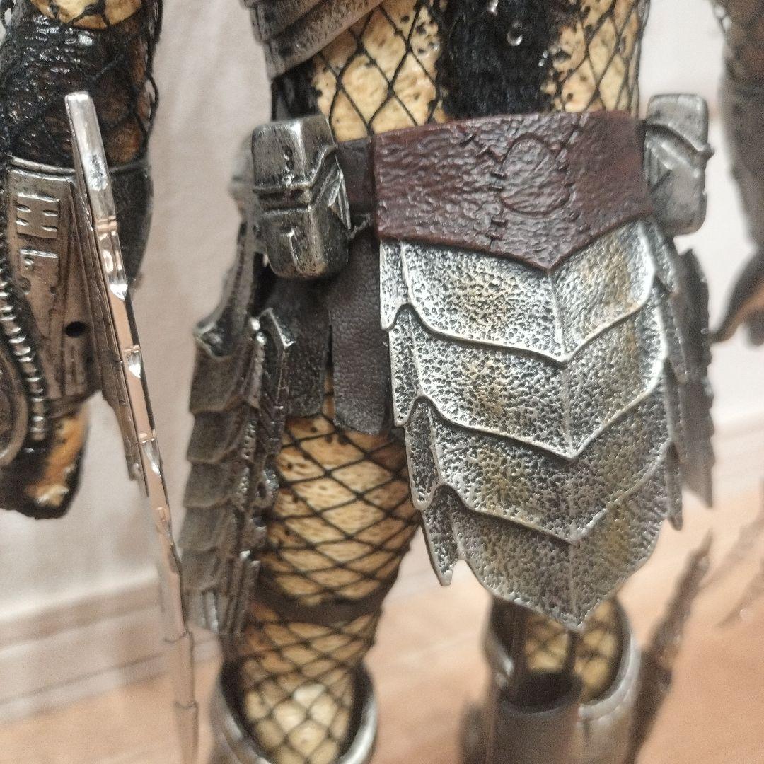 【送料無料】ホットトイズ HOT TOYS 古代プレデター 2.0 AVP