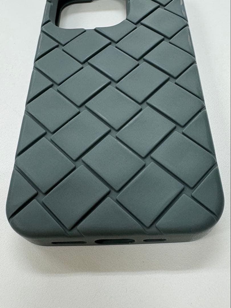 【美品】BOTTEGA VENETA iPhone14 Pro ケース　包装付