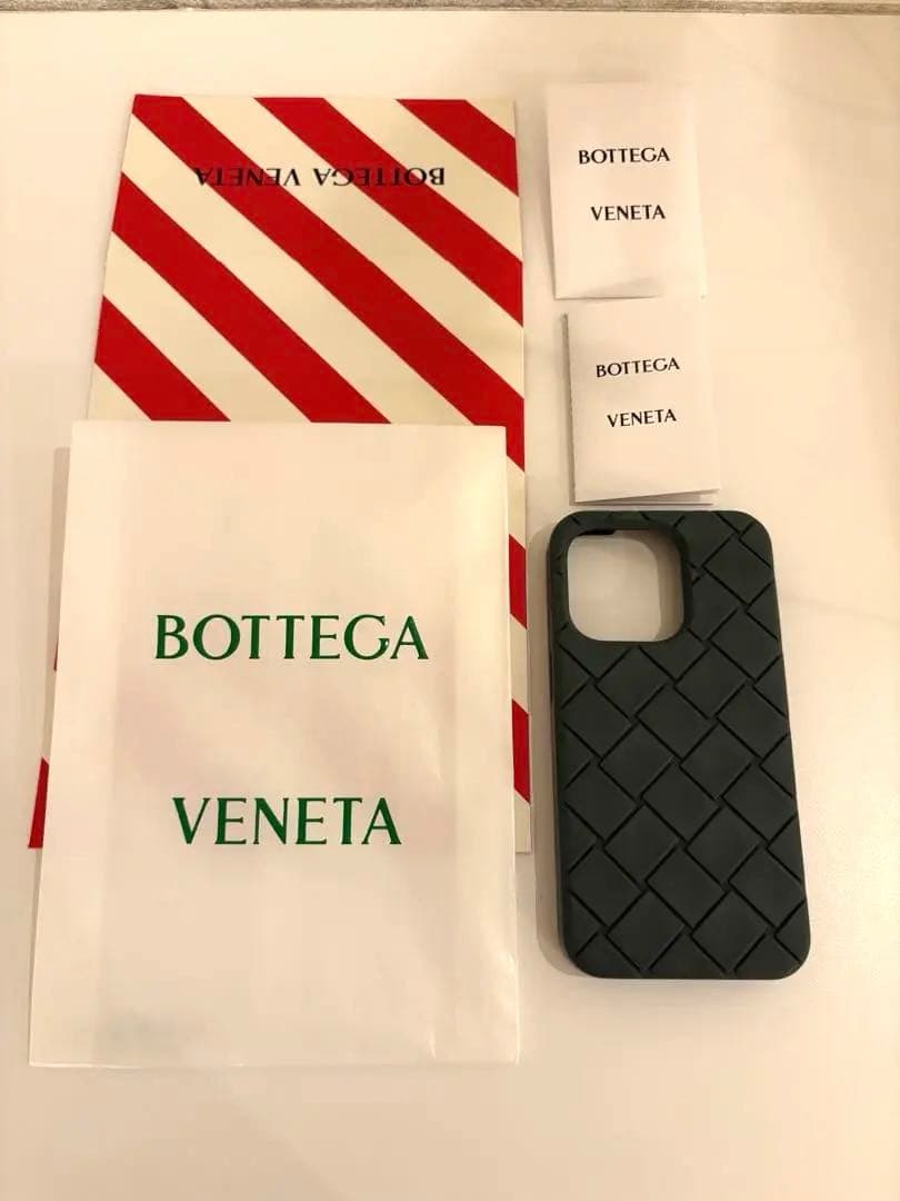 【美品】BOTTEGA VENETA iPhone14 Pro ケース　包装付