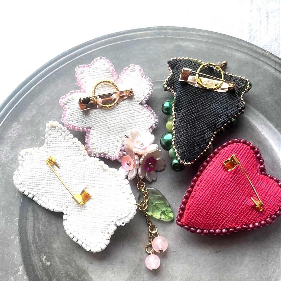 こり 桜 ビーズ 刺繍 ブローチ ハンドメイドアクセサリー