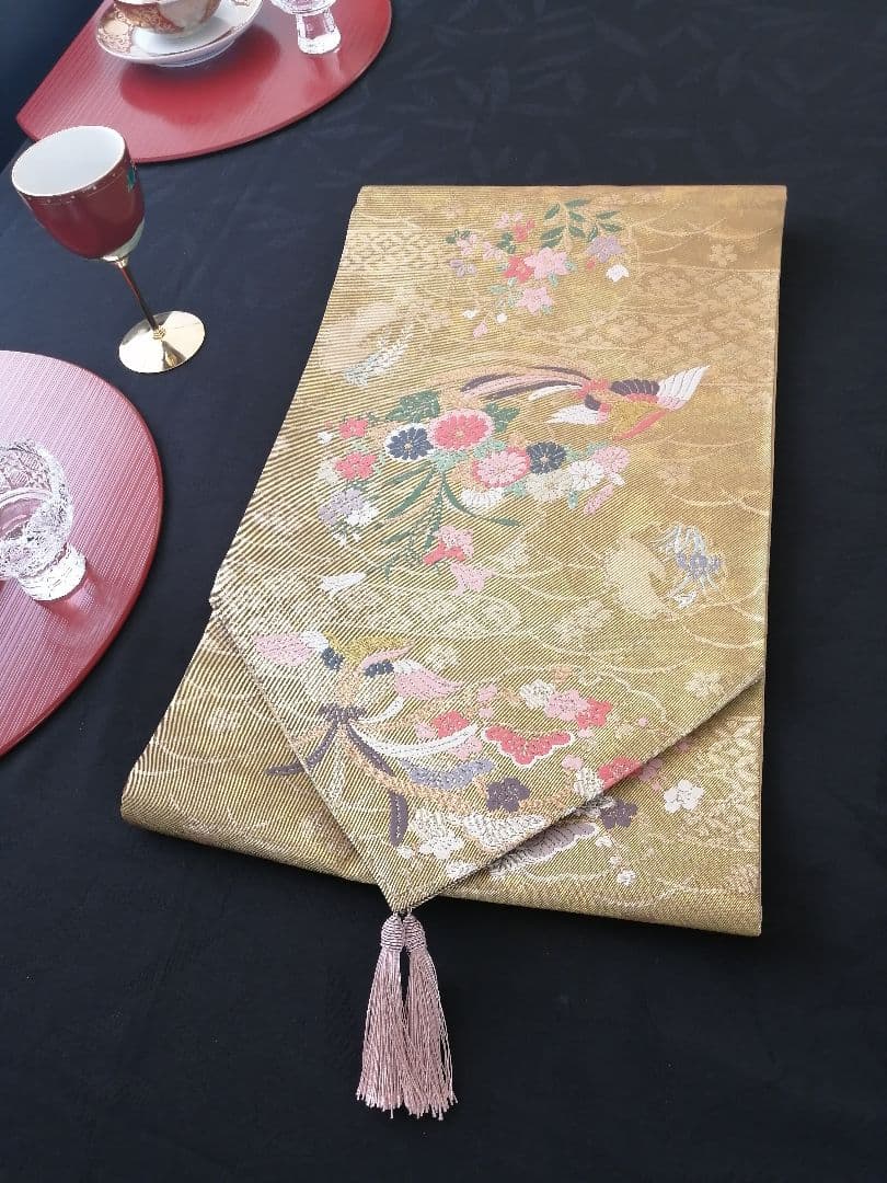 A47高級‼️金彩‼️鳳凰、松、梅花模様テーブルランナータッセル付き2m12cm