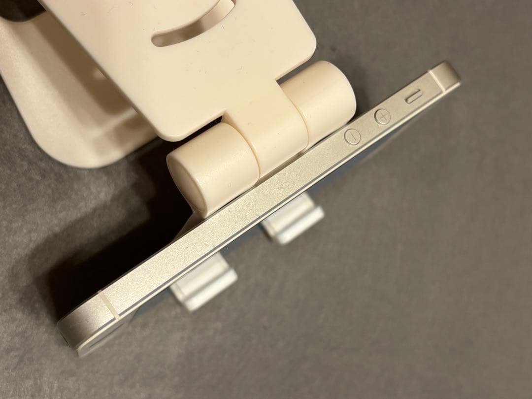 ら*ん様 iPhone SE 初代　SIMフリー