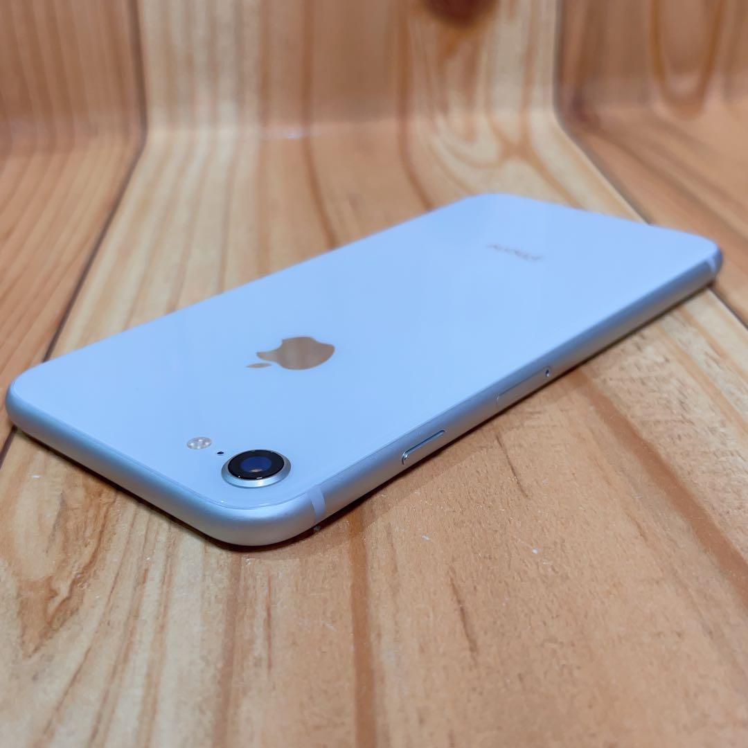 SIMフリー 本体 iPhone 8 64 GB シルバー 171 電池新品