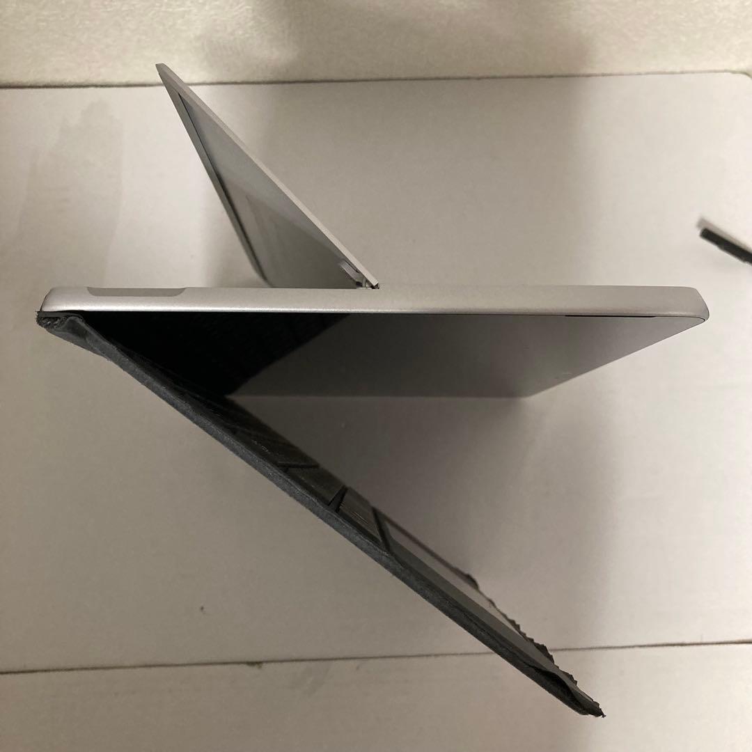 Windowsタブレット本体 Surface Go/128GB SSD/8GB RAM/4415Y