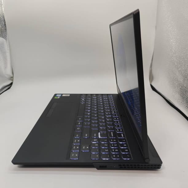 GTX1050 i7-8 16GB フルHD 15 SSD256GB オフィス