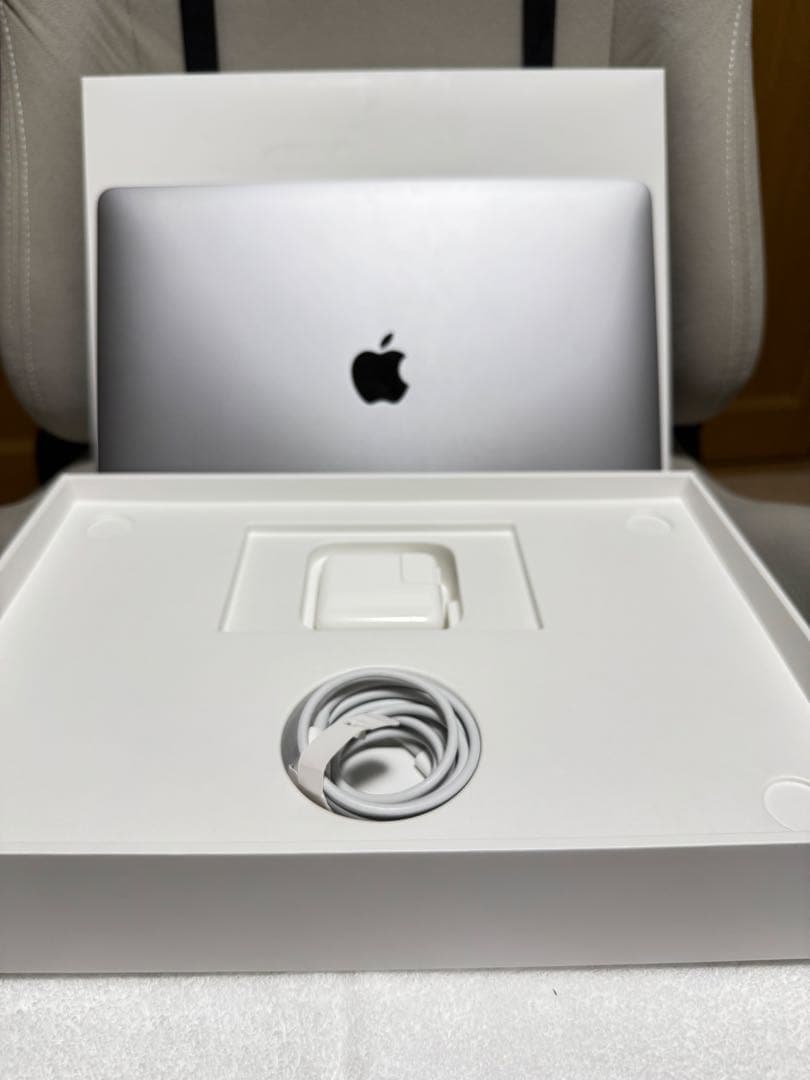 MacBook Air 13インチ Core i3 256GB/メモリ 8GB