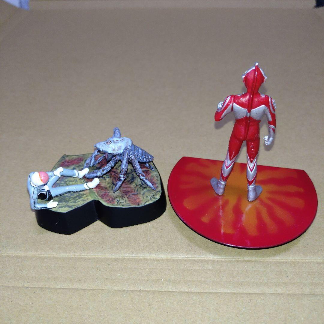 怪獣名鑑　12種　怪獣戯画　2種　合計14種