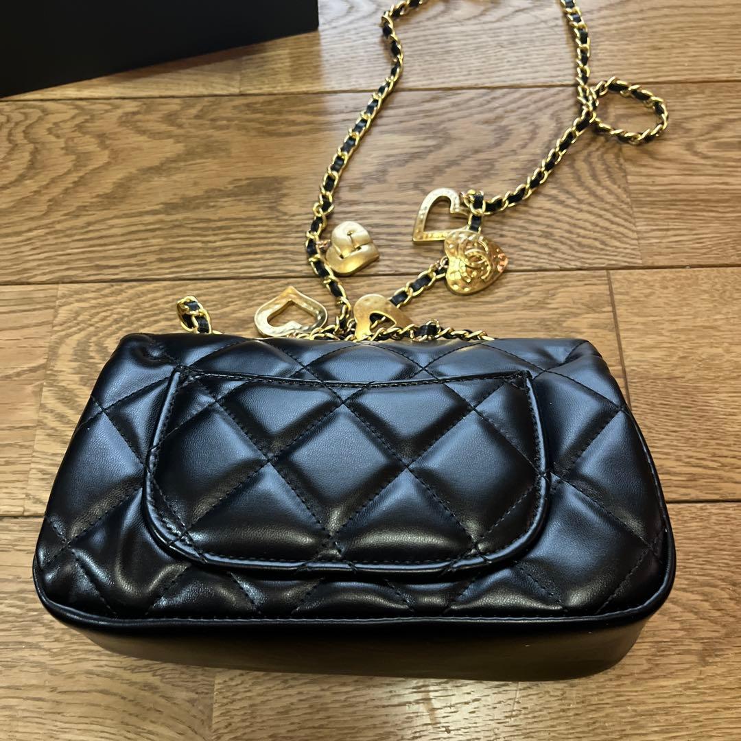CHANEL キルティングショルダーバッグ　ハートチェーン　ノベルティー