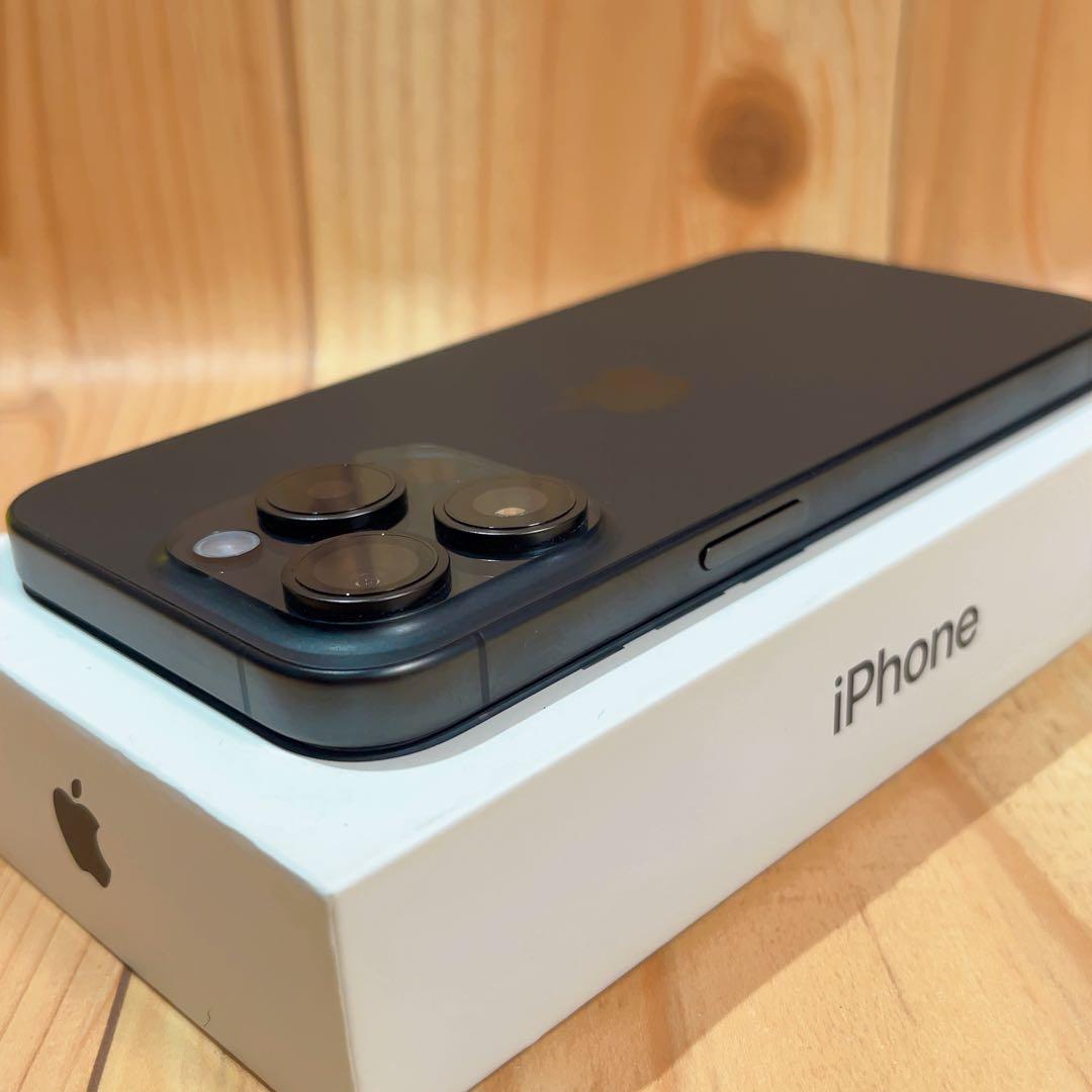 SIMフリー 本体 iPhone 15 Pro 256 GB ブラック 587