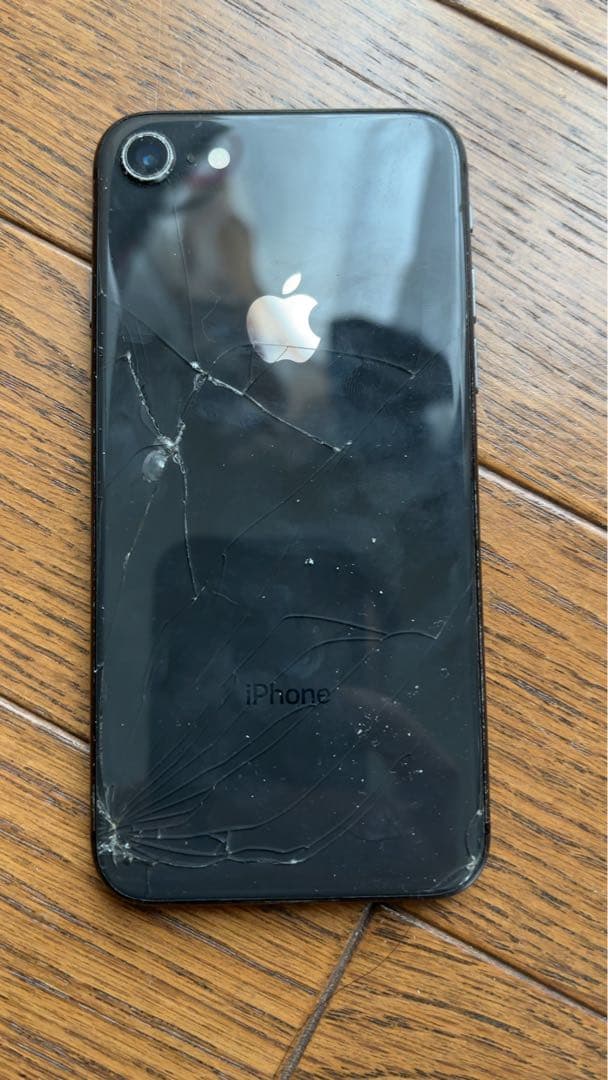 Apple iPhone 8 ブラック 本体　SIMフリー