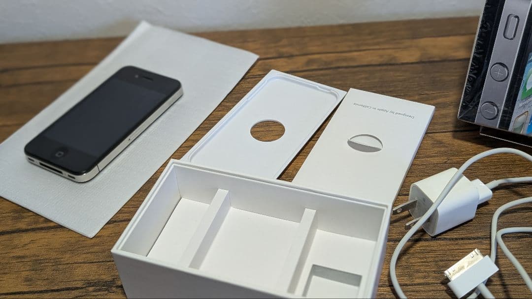 iPhone4 ブラック 32GB 箱付き