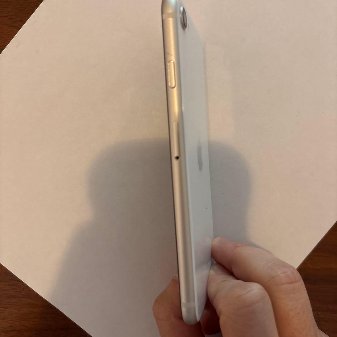 Apple iPhone SE スターライトSIMフリー