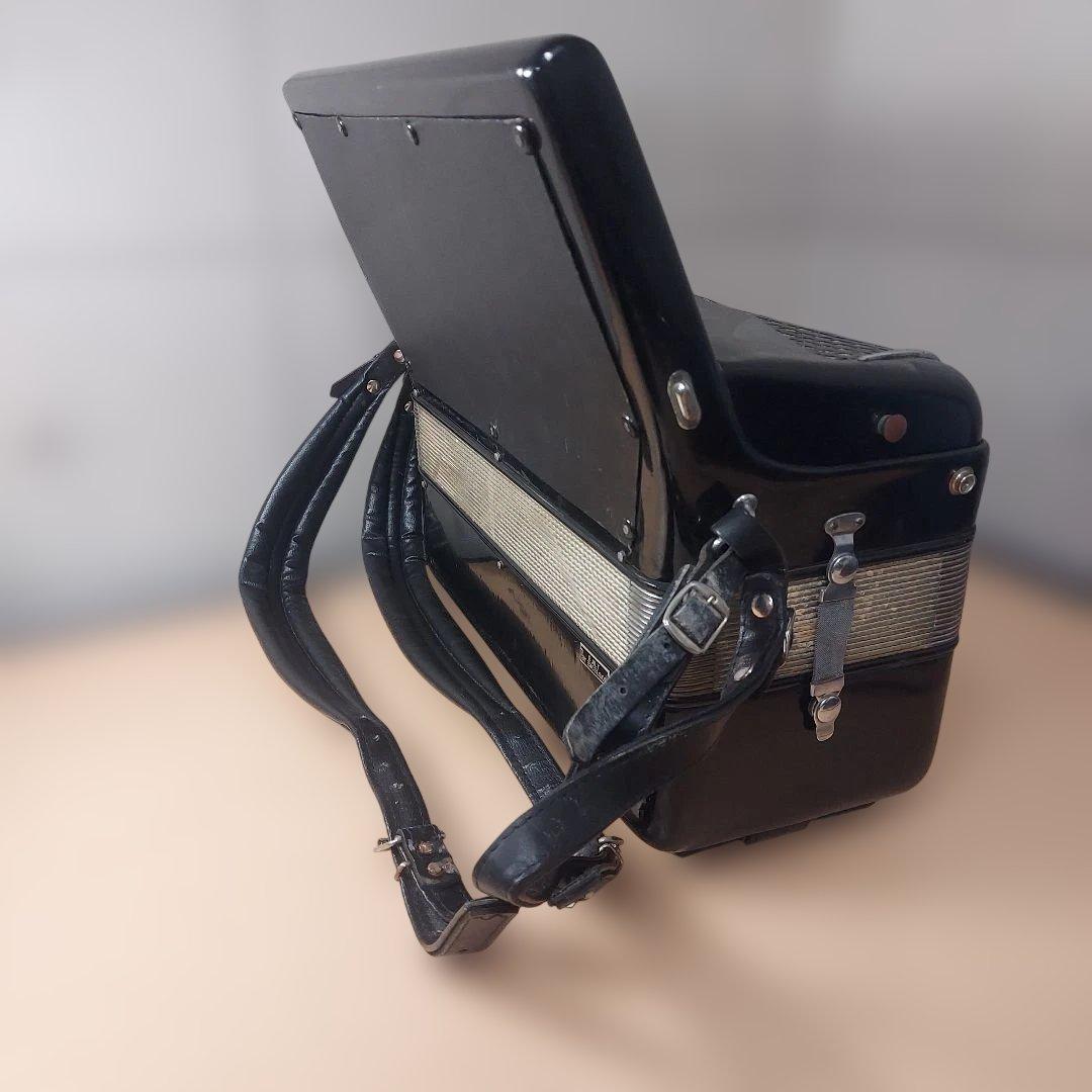 EXCELSIOR　イタリア製 アコーディオン　型番は不明　ソフトケース付き