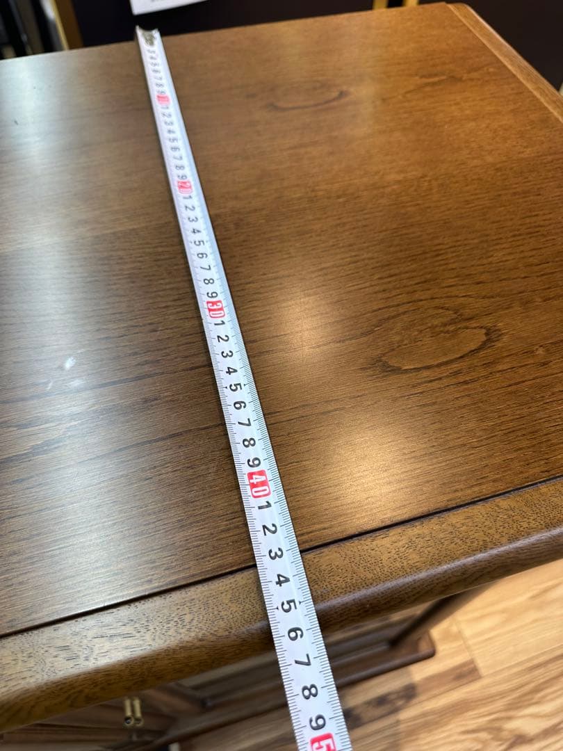 照明付き　ガラスキャビネット　サイドボード リビングボード カリモク家具