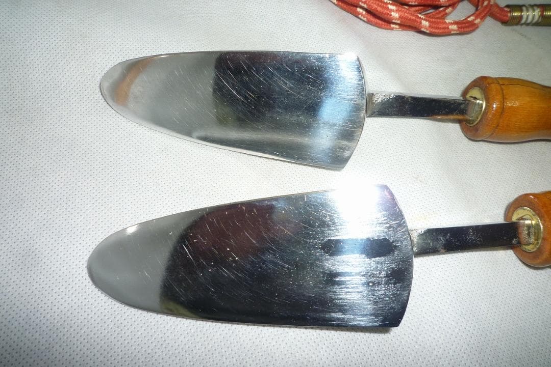 5月6日まてお値引き中　展示未使用品　ハタミシン 和裁こて 和裁コテ　鏝２本付