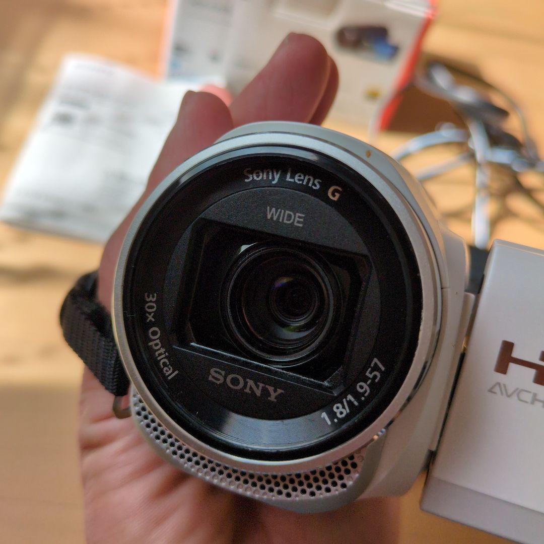 SONY HDR-CX670 ホワイト ビデオカメラ 本体　充電池２個付き卒業式