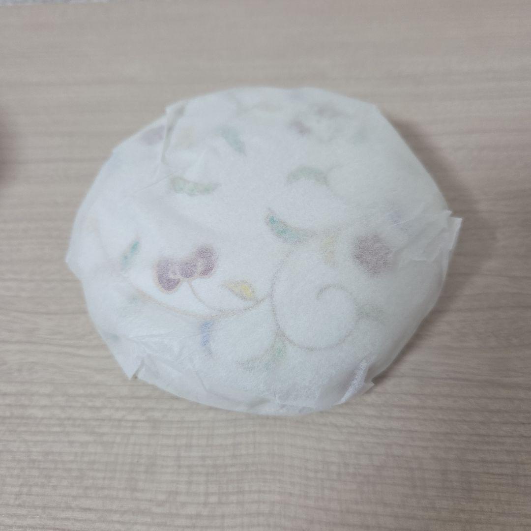 【新品未使用】ハローキティたち吉色 唐草蓋物専用箱付き
