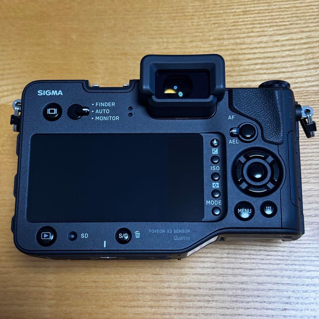（極美品）SIGMA sd Quattro ボディ