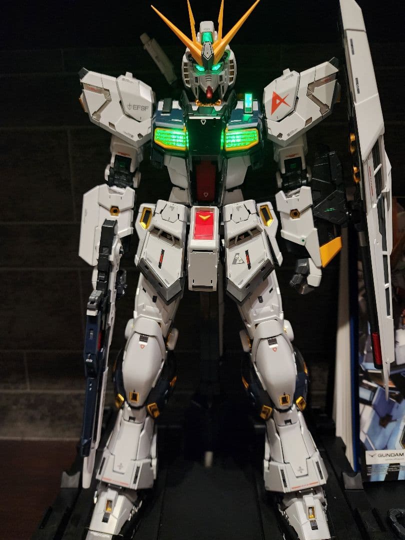 RX-93 νガンダム 1/60 LED発光機能付き