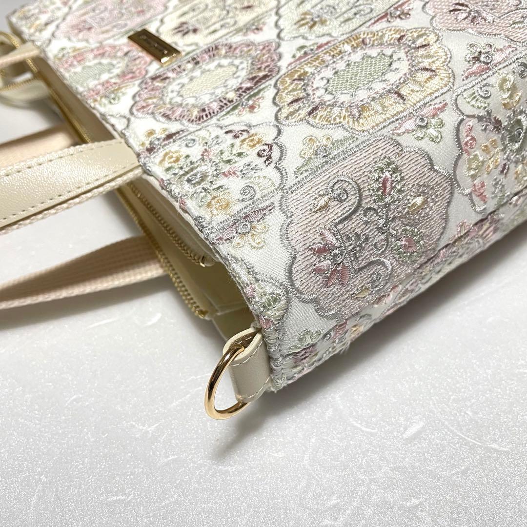 コアラ　インド刺繍ホワイト　トートバッグ　ハンドメイド