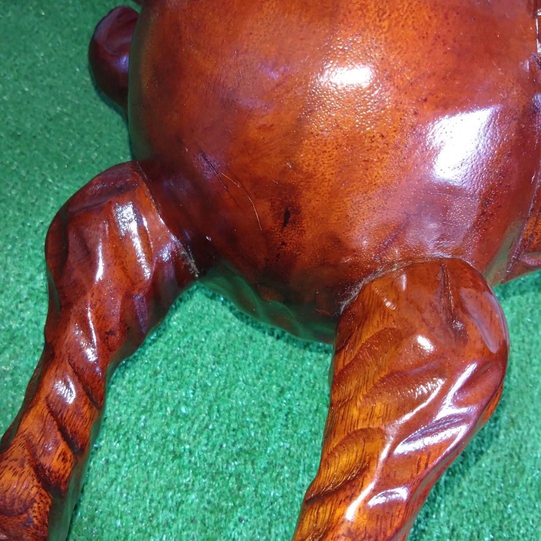 木彫りカエル靴べらスタンド 木製 玄関インテリア 縁起物 置物